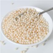 Perles nacrées blanches